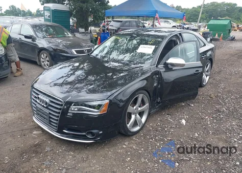 2013 Audi S8 4.0T z USA, uszkodzony, nr VIN WAUD2AFD9DN033113